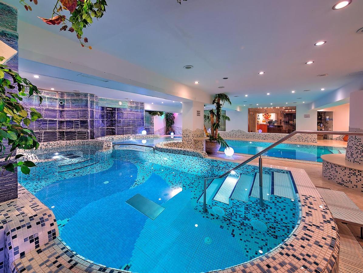 Luna Wellness Hotel Фолгарида Екстериор снимка