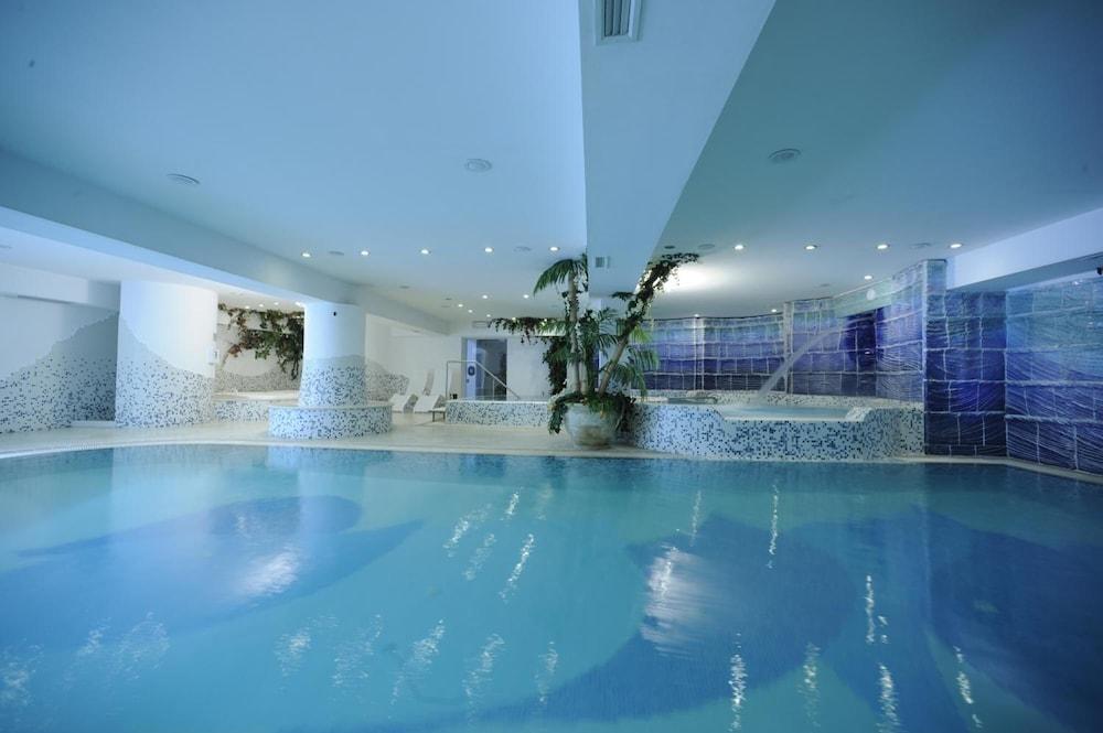 Luna Wellness Hotel Фолгарида Екстериор снимка