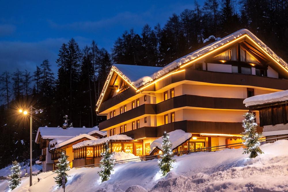 Luna Wellness Hotel Фолгарида Екстериор снимка