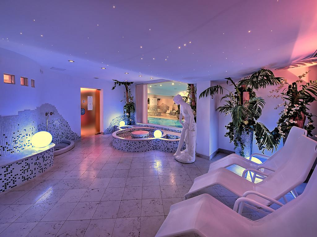 Luna Wellness Hotel Фолгарида Екстериор снимка